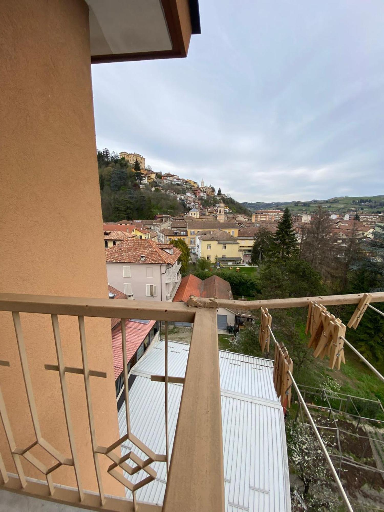 Bella Vista Apartamento Canelli Exterior foto